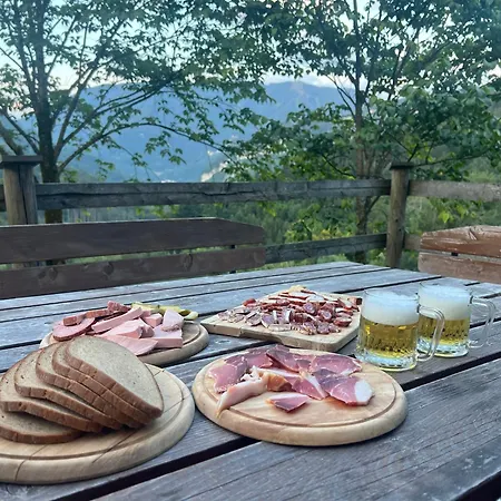 Hobisch Alm - Heroum Hut Bed & Breakfast